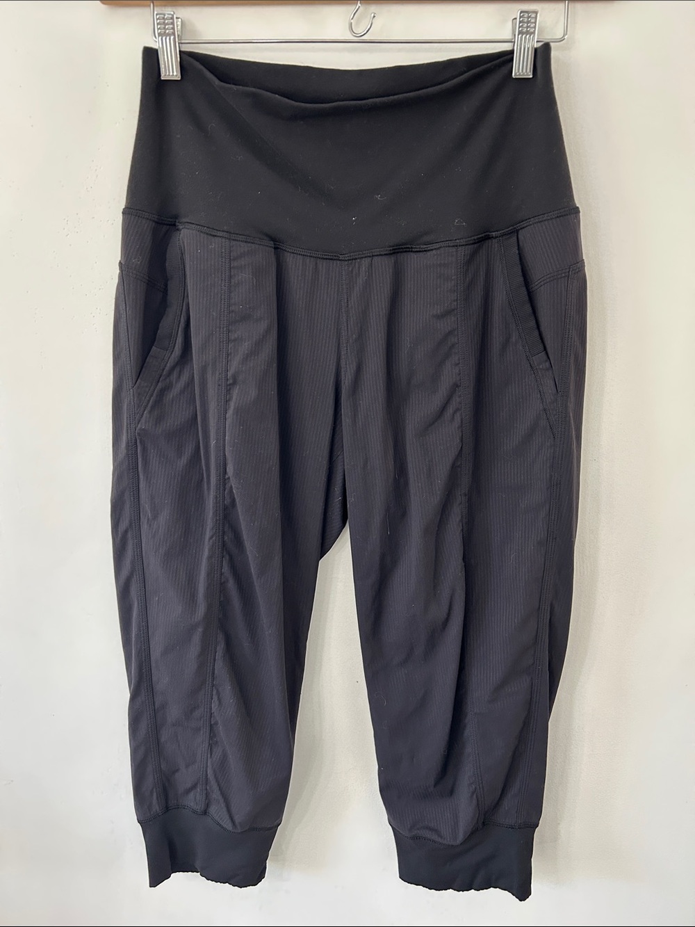 Lululemon Athletica High-Waisted In Flux Crop Harem Pant Women's 8 Black Yoga